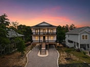 Starlight Cove𓇼Spacious+Stunning | 0.6mi to Beach