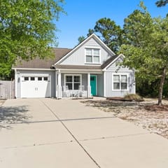 3 Buoys on Second𓇼Sleeps 10+Game Room+Spacious