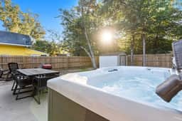 Cousins Cove 𓇼 Scenic Walkover+Hot Tub+Fire Pit