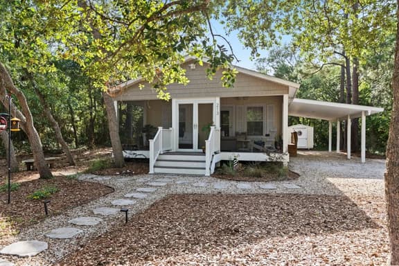 Birdsong Cottage𓇼Island Retreat+Central Location